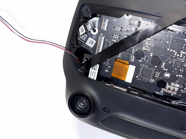 Gap between the plastic housing and the threaded insert highlighted