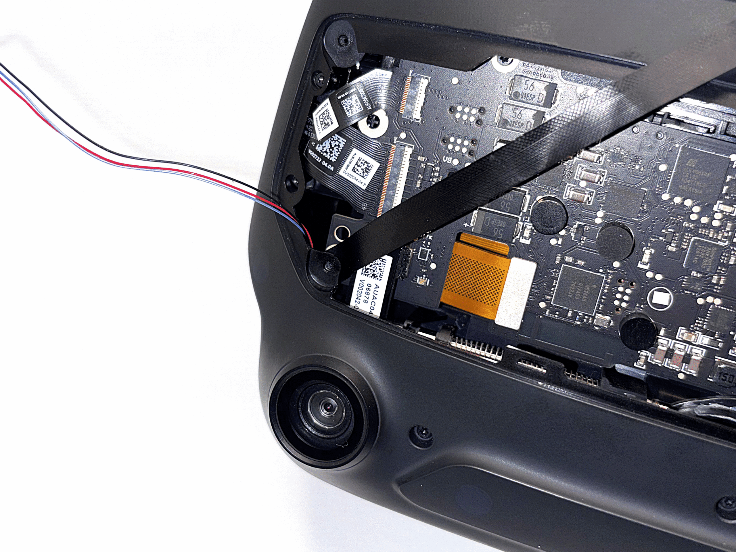 Gap between the plastic housing and the threaded insert highlighted