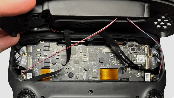 Cable routing through the frunk, showing the correct positions