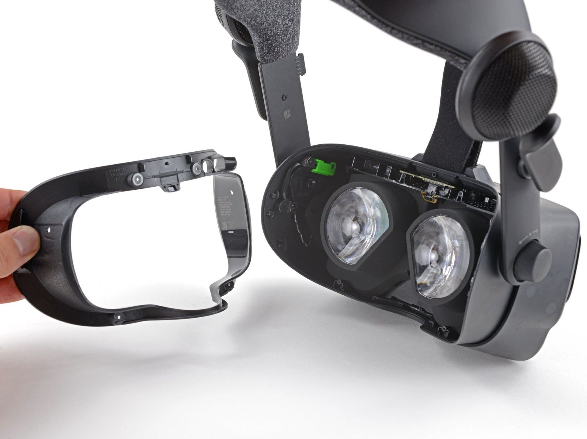 Bezel fully removed, inside of the headset visible